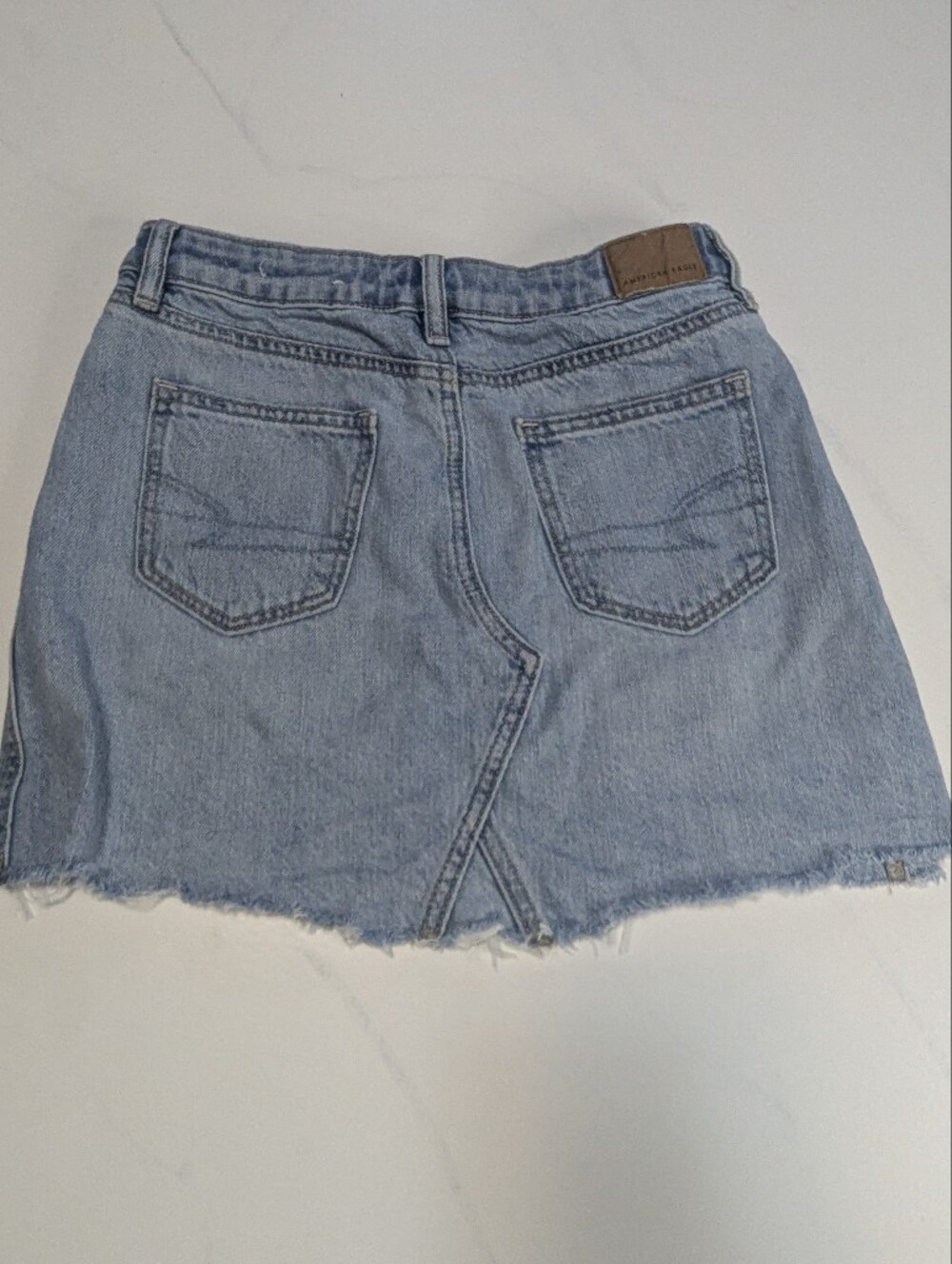 American Eagle Jean Mini Skirt Women's Size 0 Light Wash Denim Cut Off Y2K - Picture 10 of 10
